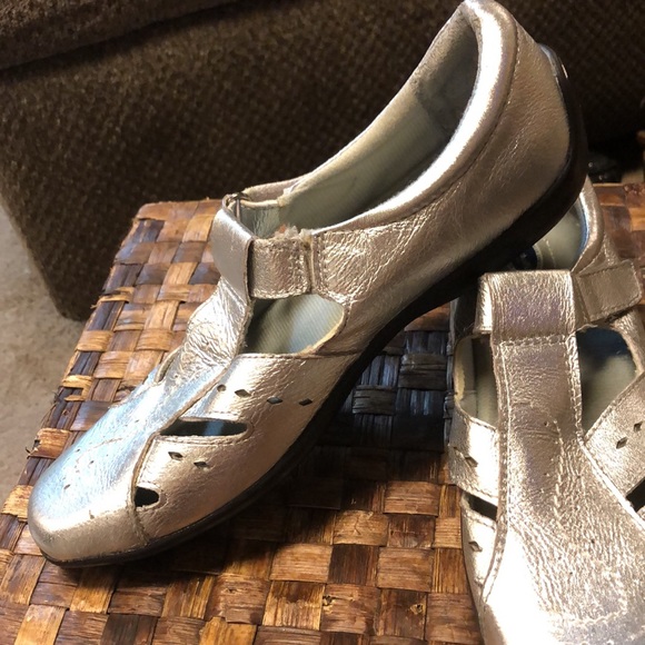 Dr. Scholls Metallic Silver loafers. - Picture 3 of 4